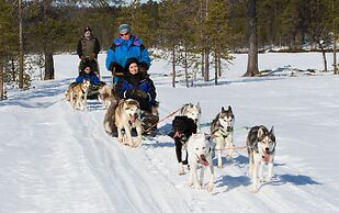 Hotelli Korpikartano