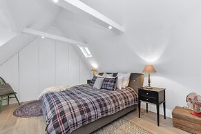 Woodbridge House Apartment