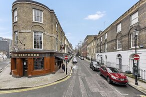 Woodbridge House Apartment