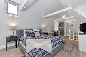 Woodbridge House Apartment