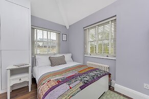 Woodbridge House Apartment