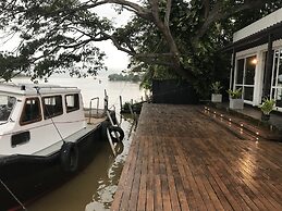 Villa by the Edge