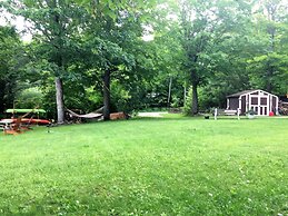 TO Stays - Waterfront Lake House Retreat