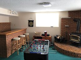 TO Stays - Waterfront Lake House Retreat