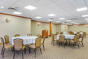 Best Western Plus Dutch Haus Inn and Suites