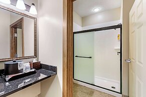 Best Western Plus Dutch Haus Inn and Suites