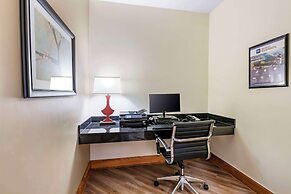 Best Western Plus Dutch Haus Inn and Suites