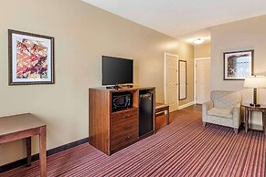 Best Western Plus Dutch Haus Inn and Suites