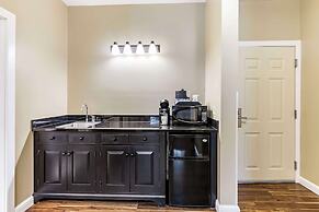 Best Western Plus Dutch Haus Inn and Suites