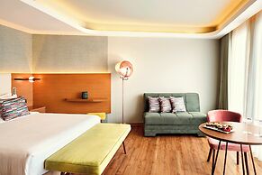 Zeus Essence Wyndham Athens Residence