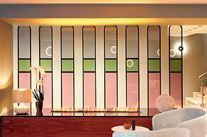 Zeus Essence Wyndham Athens Residence