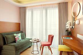 Zeus Essence Wyndham Athens Residence