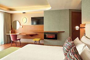 Zeus Essence Wyndham Athens Residence