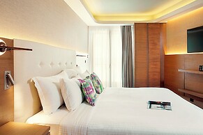 Zeus Essence Wyndham Athens Residence