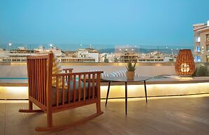 Zeus Essence Wyndham Athens Residence