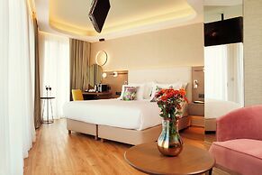 Zeus Essence Wyndham Athens Residence