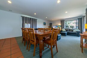 Condo 105 at Horizons Golf Resort - Salamander Bay NSW