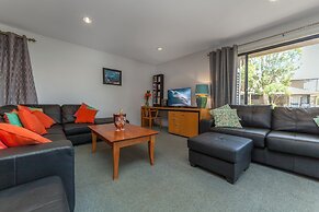 Condo 105 at Horizons Golf Resort - Salamander Bay NSW