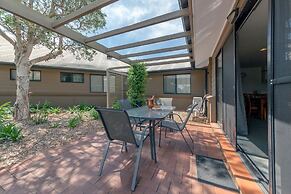 Condo 105 at Horizons Golf Resort - Salamander Bay NSW