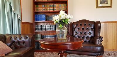 Impressive Hobby Farm Close in Bungaree