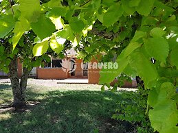 Impressive Hobby Farm Close in Bungaree