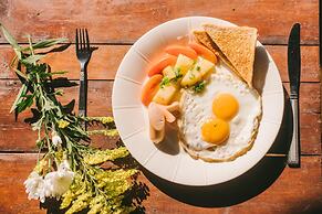 Boon Home Stay Arts and Crafts