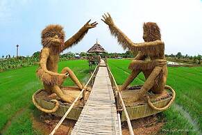 Boon Home Stay Arts and Crafts