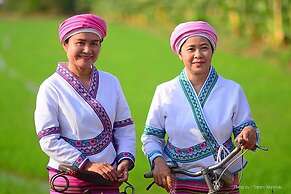 Boon Home Stay Arts and Crafts