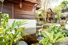 Boon Home Stay Arts and Crafts