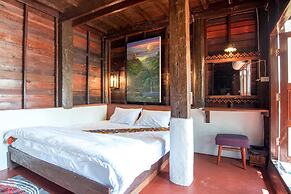 Boon Home Stay Arts and Crafts