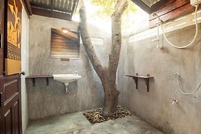 Boon Home Stay Arts and Crafts