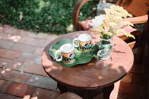 Boon Home Stay Arts and Crafts