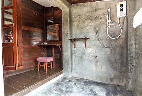 Boon Home Stay Arts and Crafts