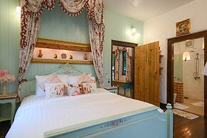 Swiss Valley Hip Resort