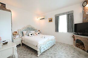 Swiss Valley Hip Resort