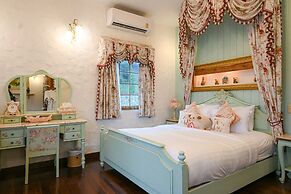 Swiss Valley Hip Resort