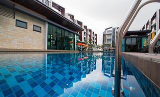 Tropical Villa Service Suite