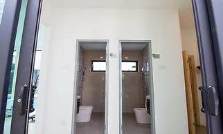 Tropical Villa Service Suite