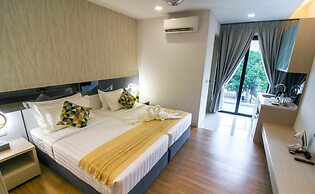 Tropical Villa Service Suite