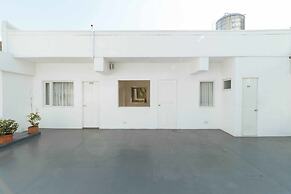 RedDoorz Plus @ Boni Avenue Mandaluyong