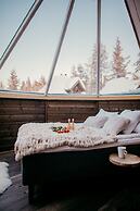 Wilderness Hotel Muotka & Igloos