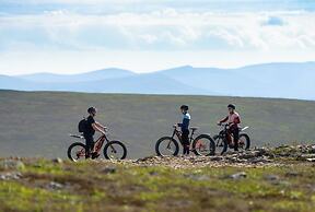 Wilderness Hotel Muotka & Igloos