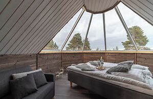 Wilderness Hotel Nellim & Igloos