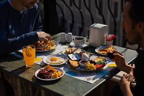 Agora Guesthouse & Hostel