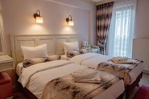 Agora Guesthouse & Hostel