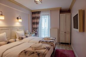 Agora Guesthouse & Hostel