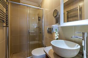 Agora Guesthouse & Hostel