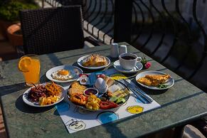 Agora Guesthouse & Hostel