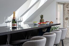 Coco Chanel Boutique Apartment by goodnite cz