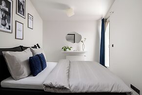 Coco Chanel Boutique Apartment by goodnite cz